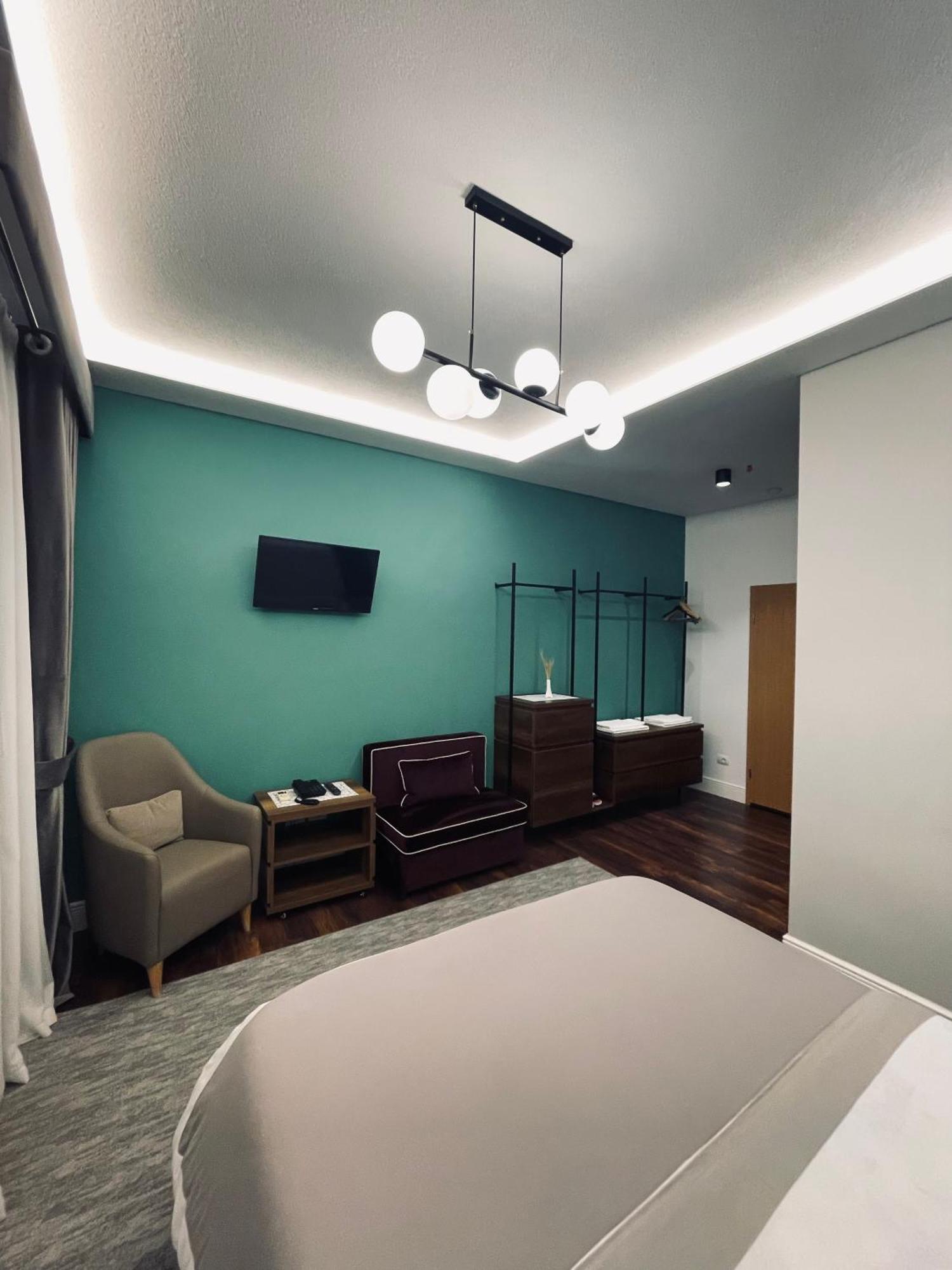 Garden Boutique Hotel Elbasan Exterior photo